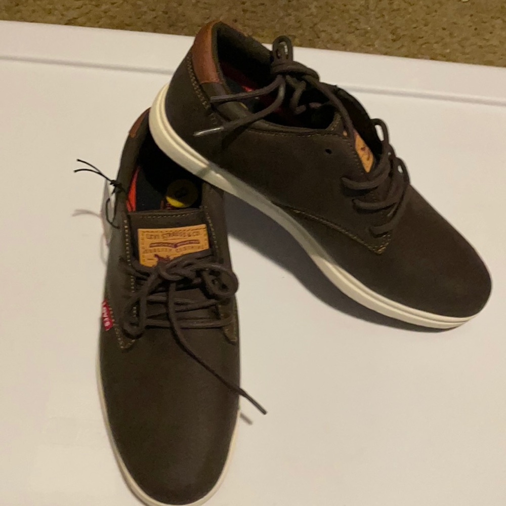 LEVI BROWN SHOES